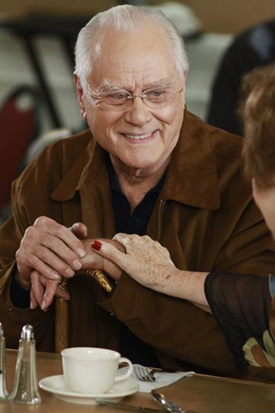 desperate-housewives-larry-hagman-abc.jpg